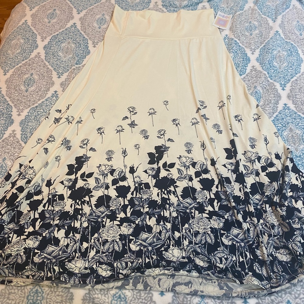 LULAROE PRINTED MAXI SKIRT SIZE 2XL!!